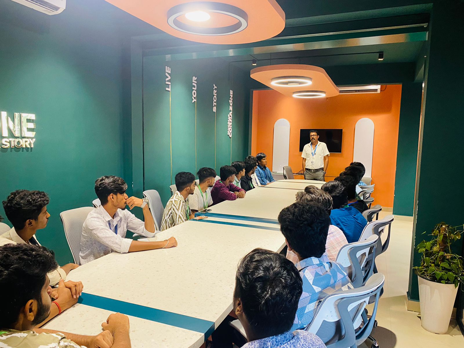 Internship/projects in noida