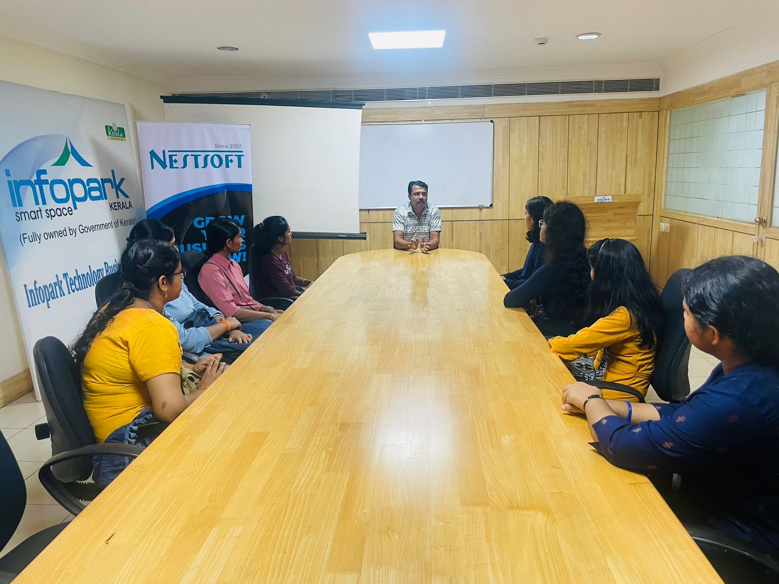 Internship/projects in noida
